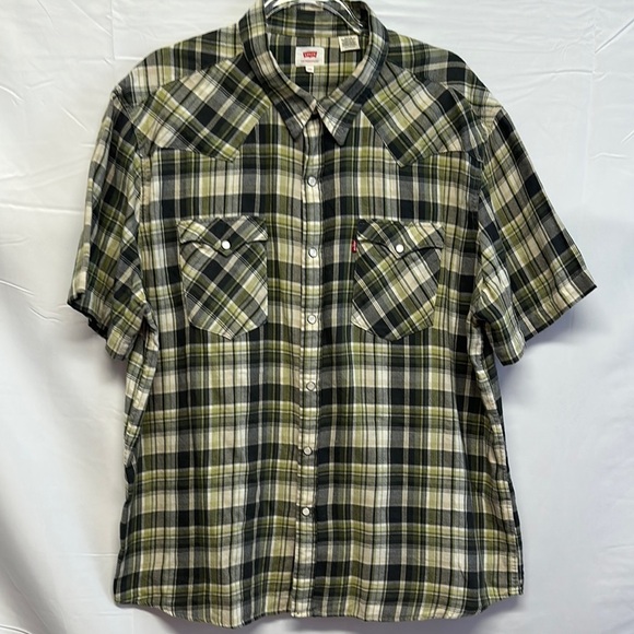 Levi's Classic Fit Western Short Sleeve Pearl Snap Shirt EUC - Picture 1 of 3